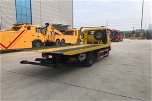 乌当非事故拖车