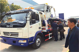 乌当汽车道路救援拖车价格